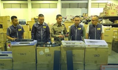 ตำรวจ ปอศ.จับแหล่งขายเครื่อเสียงปลอมผ่านออนไลน์เสียหายกว่า 40 ล้าน