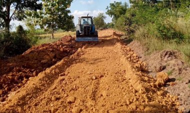 ชาวบ้านชัยภูมิเฮ สส.- ทต.อนุมัติงบขยายถนนคอนกรีตเชื่อม2หมู่บ้านสมรอกว่า100ปี