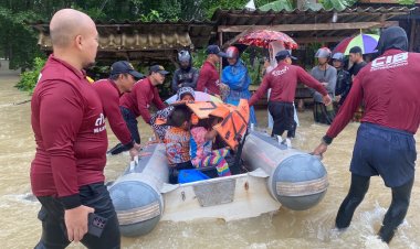 คนไทยไม่ทิ้งกัน!ตำรวจน้ำนราธิวาสเร่งช่วยเหลือผู้ประสบอุทกภัย