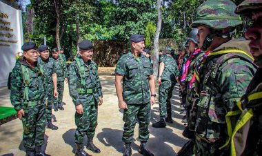 ผู้บัญชาการศูนย์ปฏิบัติการกองทัพบก ตรวจเยี่ยมหน่วยกำลังป้องกันชายแดนในพื้นที่กองกำลังสุรนารี