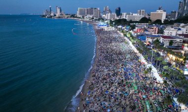 นักท่องเที่ยวนับแสนทะลักชมเทศกาลพลุนานาชาติเมืองพัทยาคาดเงินสะพัดกว่า 2 พันล้าน