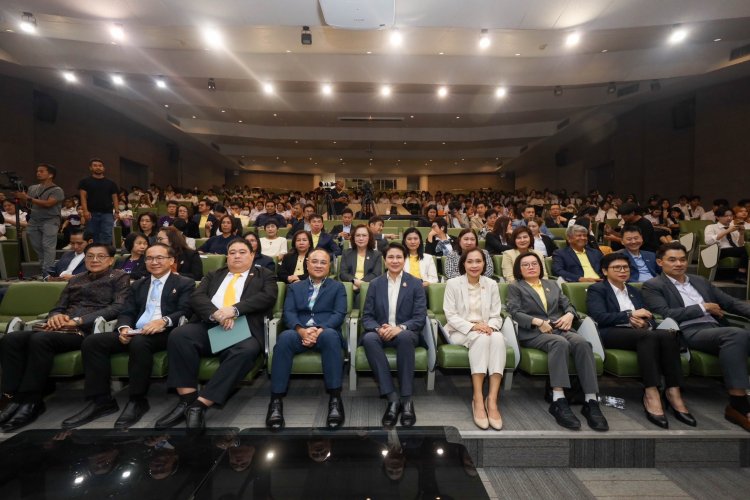 คปภ. เพื่อสังคม เปิดฉาก สังคมอุดมศึกษา เข้ารั้วมหาวิทยาลัยให้ความรู้เส้นทางอาชีพธุรกิจประกันภัย