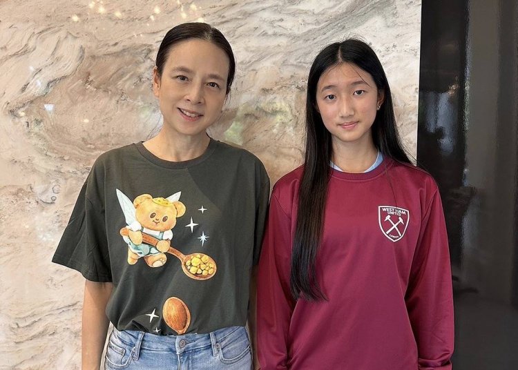 อนาคตทัพชบาแก้ว! มาดามแป้ง ร่วมยินดี "น้องอันนา" แข้งหญิงไทยคนแรก เซ็นสัญญากับ เวสต์แฮม ยูไนเต็ด U18