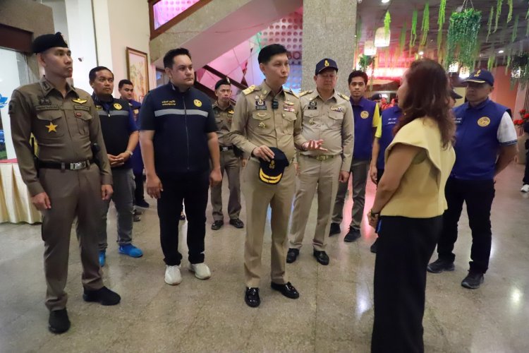 รองฯผู้ว่านราธิวาส นำทีม ลงตรวจ สถานบันเทิง อ.สุไหงโกลก ป้องปรามสิ่งผิดกฎหมาย