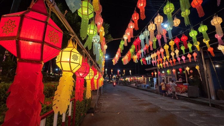 ปิดหมู่บ้านประดับโคมไฟกว่า 4 พันดวงในประเพณียี่เป็ง-ลอยกระทงบ่อพลอย