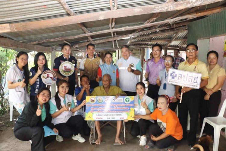 ศรีสะเกษมอบบ้านโครงการปรับสภาพแวดล้อมที่อยู่อาศัยเพื่อผู้ยากไร้