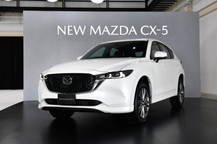 NEW MAZDA CX-5 เอสยูวีครอสโอเวอร์ ดีไซน์ใหม่เทคโนโลยีล้นคันปรับราคาลดลง