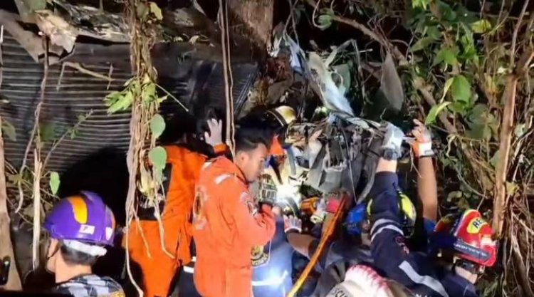 หนุ่มเมาซิ่งกระบะหลุดโค้งศิลาทองอัดต้นไม้ดับ 4 ศพ
