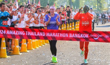 สมเด็จพระนางเจ้าฯพระบรมราชินี ทรงร่วมกิจกรรมวิ่ง Amazing thailandฯ