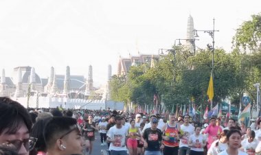 สีสัน ขอบสนาม  "วิ่งอะเมซิ่ง ไทยแลนด์ แบงกอก"