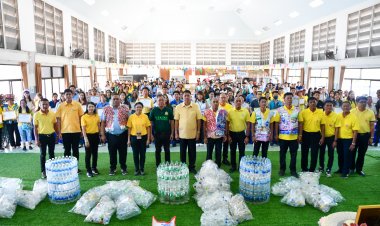 ผู้ว่าฯชลบุรีประธานทอดผ้าป่าขยะรีไซเคิลโครงการ "เก็บวันแม่ ทอดวันพ่อ"