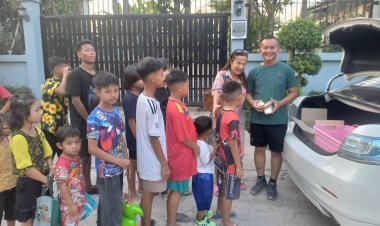 "รองเก้" รอง ผกก.แม่สอด-คุณนายปุ้ม" ทำความดีในวันพ่อ ซื้อขนมนมเนยแจก ผู้ยากไร้ -ผู้ด้อยโอกาส