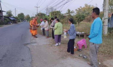 โคราชหนาวจัด!ชาวบ้านฝ่าลมหนาวทำบุญตักบาตรยามเช้าคึกคัก