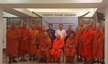 ผู้ว่าฯอุทัยมอบวุฒิบัตรนิสิตป.โท ป.เอก นำคณะสงฆ์เดินสายดูงานชมนวัตกรรมจากชาวไร่อ้อย