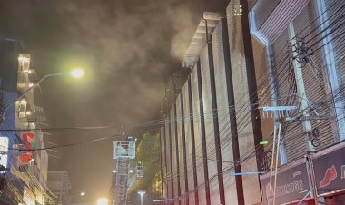 อพยพคนอลหม่าน!หนีไฟไหม้โรงแรมย่านถนนข้าวสาร