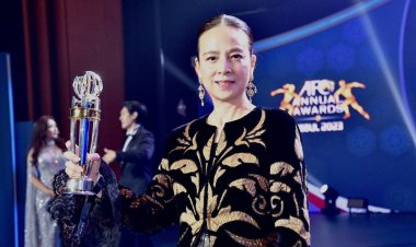 ส่งท้ายปีส.นักข่าวช่างภาพกีฬา ตั้งฉายา "คนกีฬา" แป้งยืน1