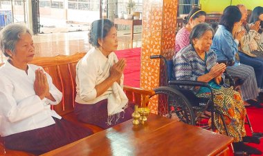 "คุณย่าแก้วตา  วันทนียกุล"บริจาคเงินทำบุญเป็นค่าน้ำค่าไฟ 20,000บาท ให้วัดพระอารามหลวง เพื่อรับขวัญปีใหม่