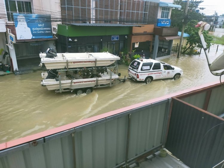 ฮีโร่ “บิณฑ์”ถึงตานีลงช่วยเหลือชาวบ้าน ผู้ใช้รถเจอปัญหา “น้ำมันดีเซล” ขาด