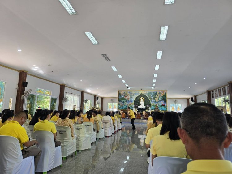 อำนาจเจริญประกอบพิธีเจริญพระพุทธมนต์และบำเพ็ญจิตตภาวนา เพื่อถวายพระราชกุศล