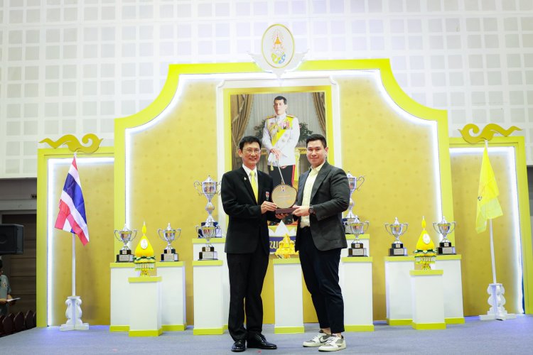 ส.เทเบิลเทนนิสฯมอบโล่รางวัลเชิดชูเกียรติแก่ "รศ.ดร.ดวงฤทธิ์ เบ็ญจาธิกุล ชัยรุ่งเรือง"