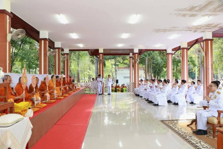 อำนาจเจริญจัดพิธีเจริญพระพุทธมนต์และทำบุญตักบาตรถวายพระราชกุศล
