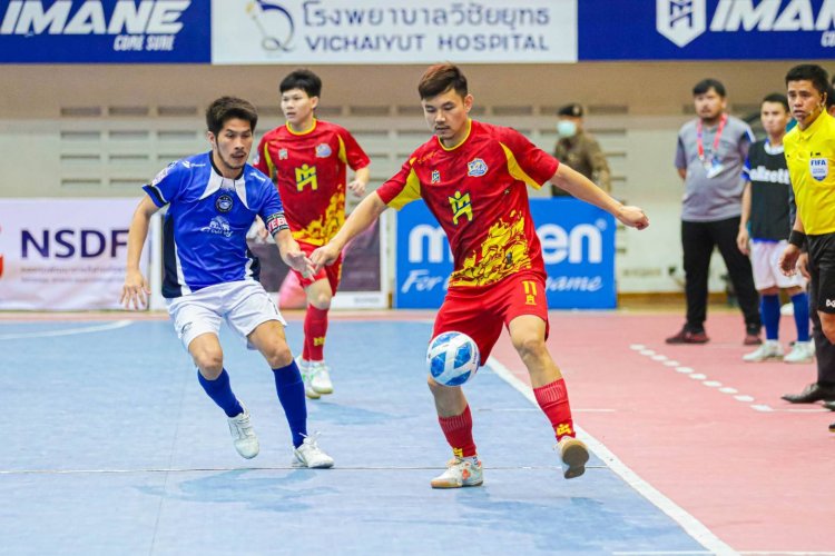 "ฉลามชล บลูเวฟ"ฟอร์มโหดไล่ถล่ม "ลูกแม่โดม" 3-1 คว้าชัยชนะรวด 11 นัด