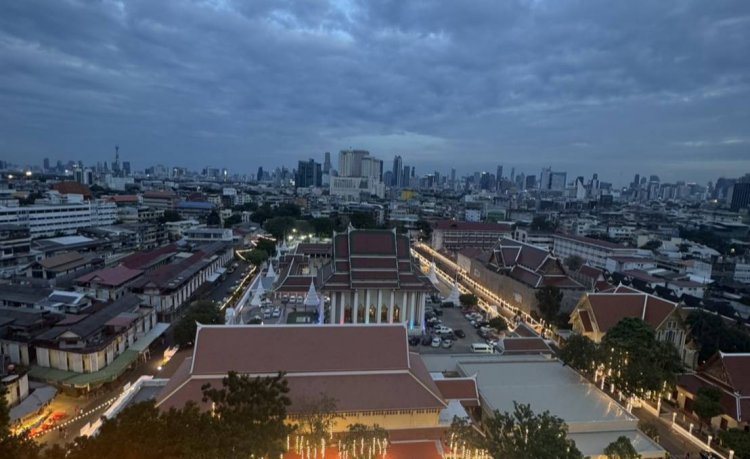 สวดมนต์ข้ามปี "วัดสระเกศ" สักการะ 9 มหามงคลศักดิ์สิทธิ์
