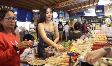 แห่อุดหนุนลูกชิ้นยืนกินบุรีรัมย์คึกคักยอดขายพุ่งรับปีใหม่