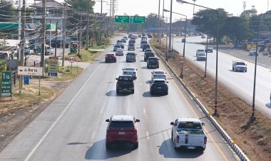 แห่กลับกรุงถนนมิตรภาพรถแยกบ้านวัดโคราชรถติดหนึบ