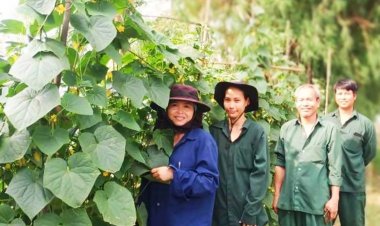 ชูต้นแบบ‘ฟาร์มพอเพียง’สร้างรายได้เสริม เพิ่มเงินออมให้พนักงาน