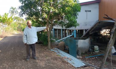 สุดระทึก!ช้างป่าอ่างฤาบุกพังบ้านอดีตสารวัตรกำนันกบินทร์บุรีกลางดึก