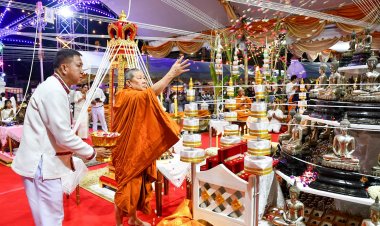 ยิ่งใหญ่!เกจิดังทั่วประเทศ นั่งปรกอธิฐานจิตพุทธาภิเษกเหรียญรุ่น สร้างศาลหลักเมืองชลบุรี