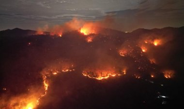 ไฟป่าแนวเขาบางละมุงลามขยายวงกว้างยังควบคุมไม่ได้หวั่นลามเผาสำนักสงฆ์