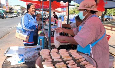 อากาศหนาวเย็นต่อเนื่องส่งผลดีต่อแม่ค้าขายกล้วยปิ้งได้นับเดือน