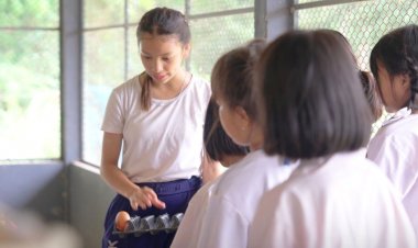 รร.บ้านเหมืองสองท่อ จ.กาญจนบุรี สอนเด็กนักเรียนเลี้ยงไก่ไข่ สร้างแหล่งอาหารในโรงเรียน ส่งต่อความมั่นคงอาหารสู่ชุมชน