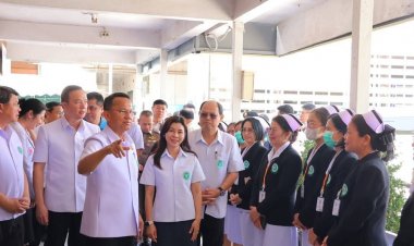 "สมศักดิ์"รมว.สธ.พร้อมคณะลงพื้นที่เยี่ยมโรงพยาบาลศรีสะเกษ