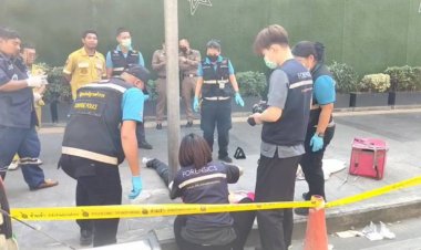 สลดกลางกรุง! แขกฉุนขับเก๋งไล่ชนไรเดอร์กระเด็นฟาดเสาเหล็กดับคาที่