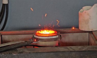 ฮือฮา!เกิดแสงไฟประหลาดช่วงหลอมสร้างเหรียญรุ่นแรก "พระครูวิรุฬห์"วัดบุพรมราช