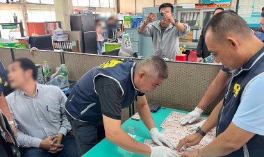 บุกรวบคาโต๊ะทำงาน นายช่างโยธา เขตพระโขนง รีดไถเงิน 4.2 แสน