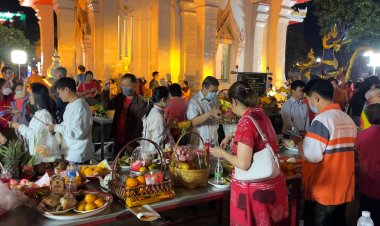 ชาวขอนแก่นเชื้อสายจีนเซ่นไหว้ขอพรศาลเจ้าพ่อคึกคัก