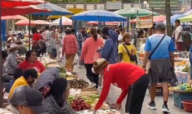 เทศกาลตรุษจีนคึกคักเงินสะพัดทั่วเมืองอุทัยธานี