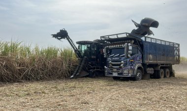 ต้นแบบ!ชาวไร่อ้อยบำเหน็จฯ รวมใจ ใช้เทคโนโลยีรถตัด งดเผา ลดฝุ่น PM2.5