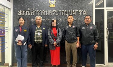 ตำรวจท่องเที่ยวกองสืบสวนบุกรวบไกด์เถื่อนสาวชาวรัสเซีย