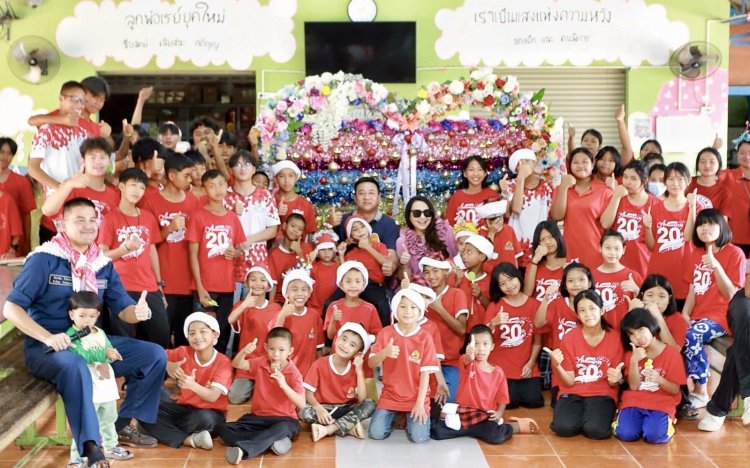 สมาคมการค้าไทย-จี๋หลินส่งความสุขปีใหม่ให้กับเด็กๆหมู่บ้านเด็กคุณพ่อเรย์