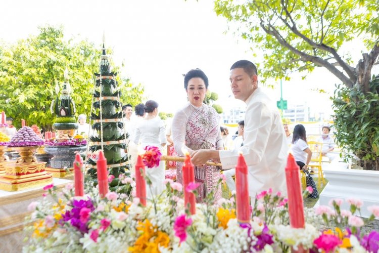 อ.เอ็ม ฌาณเทพ ประกอบพิธีบวงสรวงพระเจ้าตากวันคล้ายวันปราบดาภิเษก ครบ 257 ปี