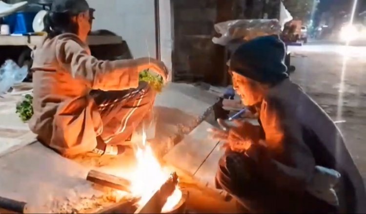 ชัยภูมิหนาวจนปากสั่นอุณหภูมิลดฮวบ14องศาต้องก่อไฟผิงคลายหนาว