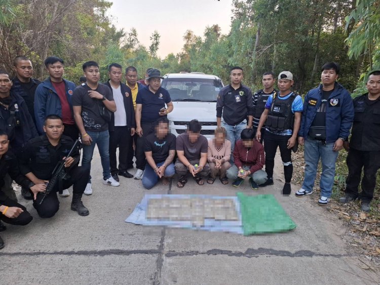 กองกำลังสุรนารีรวบแก๊งลักลอบขนยาบ้านยึดของกลาง 4 แสนเม็ด