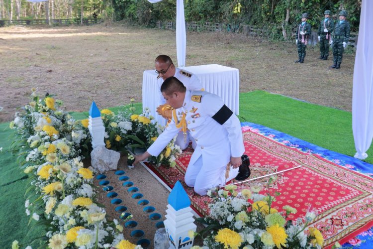 ในหลวงพระราชทานดินฝังศพ แก่ "จ.ส.อ.อนันต์ มณีโชติ"พลีชีพจากเหตุคนร้ายลอบยิงที่สุไหงปาดี