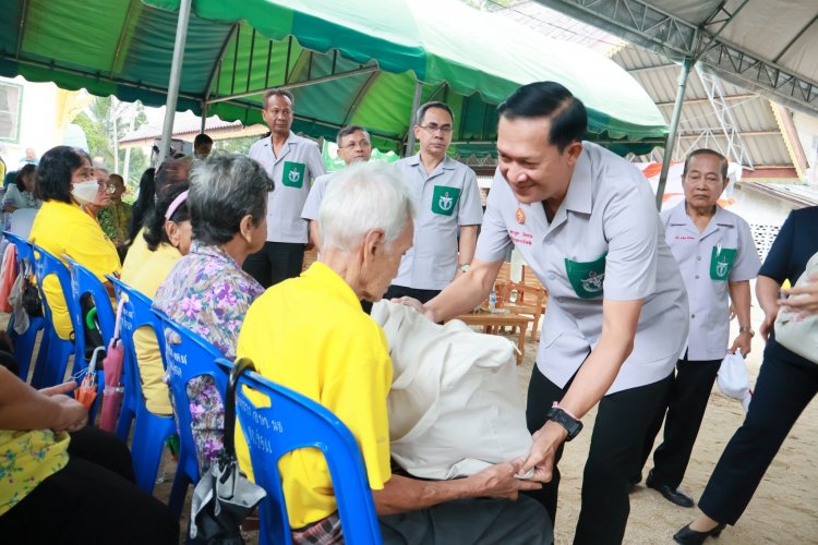โครงการจังหวัดเคลื่อนที่บำบัดทุกข์ บำรุงสุข สร้างรอยยิ้มให้กับชาวนราธิวาส