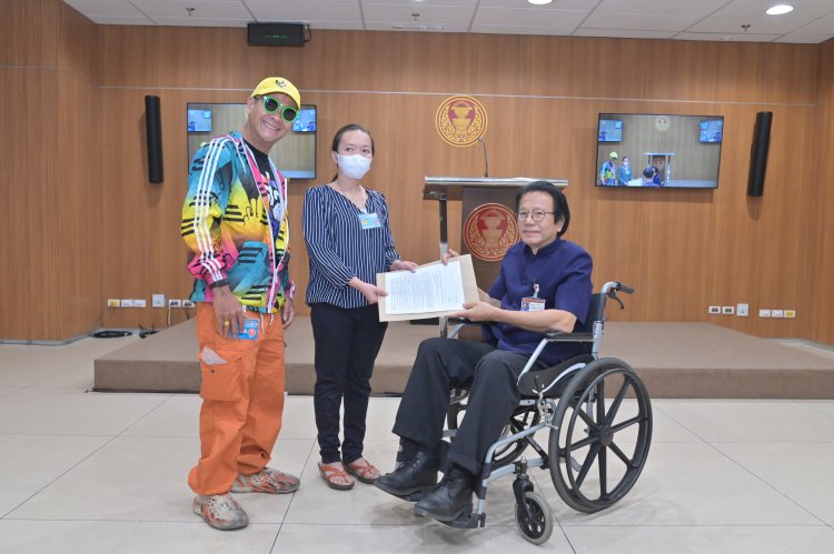 ประธานคณะ กมธ.การสาธารณสุข รับเรื่องร้องเรียนตรวจสอบการปฏิบัติงานสพฉ.